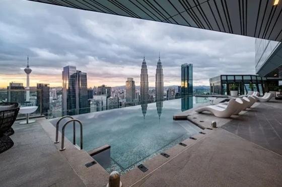 Sky Infinity Pool